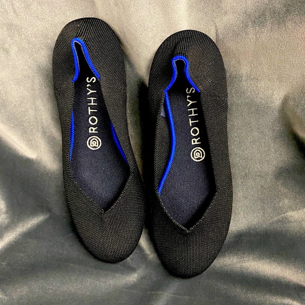 Black Rothy’s flats size 8 1/2 great condition